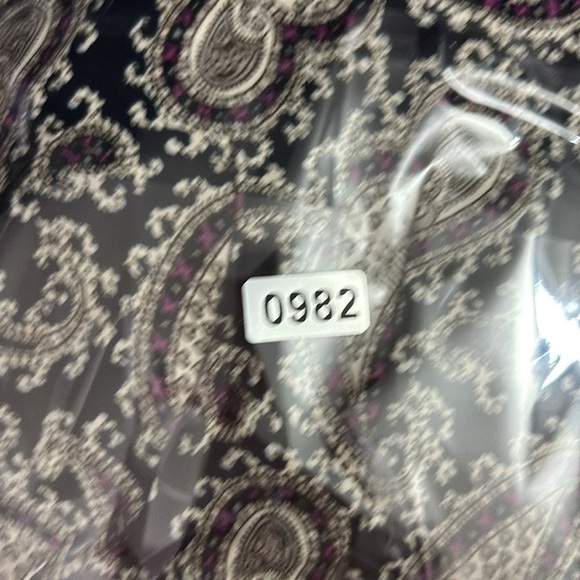 Banana Republic Women’s Long Sleeve Paisley Blouse Size Medium - Picture 11 of 11